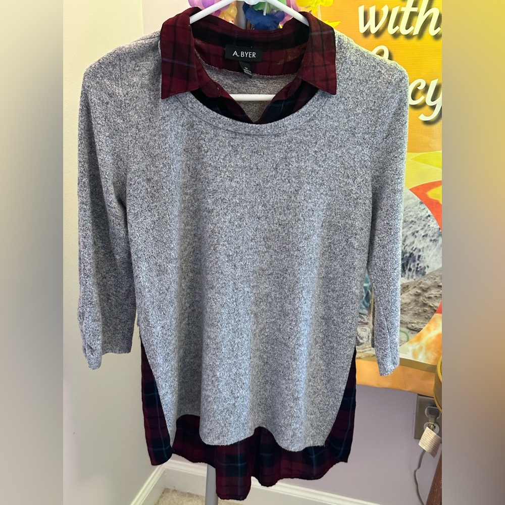 A. Byer Ladies Top